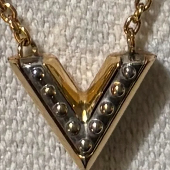 Louis Vuitton Gold and Silver Essential V Necklace - Picture 3 of 3